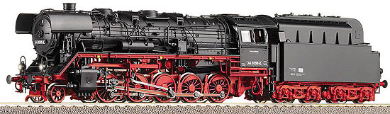 Steam locomotive BR 44 with coal dust tender<br /><a href='images/pictures/Roco/62326.jpg' target='_blank'>Full size image</a>